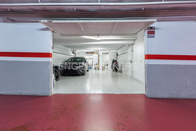 Foto e11c6d27-ca6c-4e13-a47a-e900e94c17e3. Casa adossada amb calefacció aparcament a Bufalà Badalona