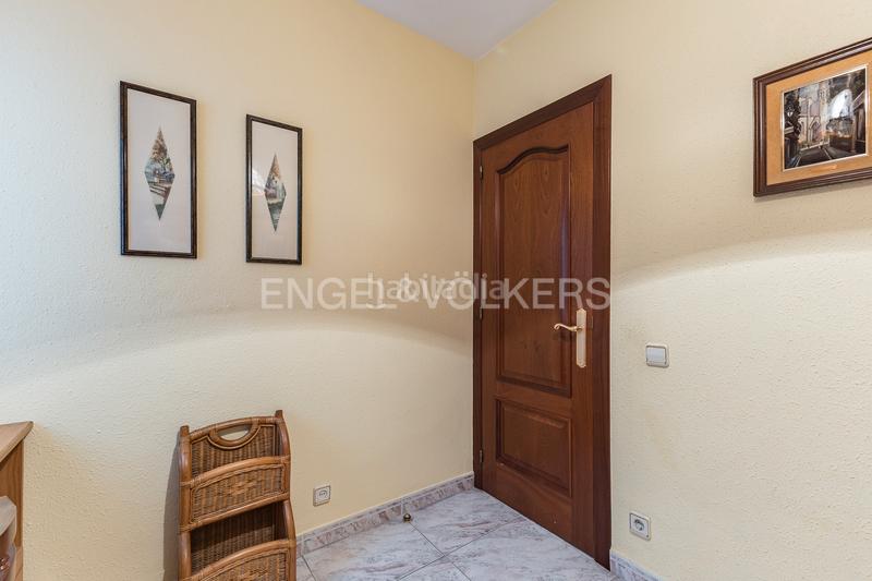 Foto 0b9bf042-cc44-4587-855d-6014c719992e. Apartamento piso alto y luminoso a pasos de virrei amat en Barcelona