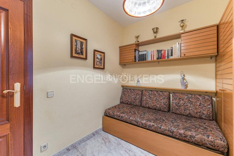 Foto 0bee7087-01c3-4934-8062-3c62e2c2a69b. Apartamento piso alto y luminoso a pasos de virrei amat en Barcelona