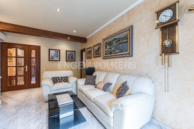 Foto 121a13f0-875d-4aea-9298-1623521919c4. Apartamento piso alto y luminoso a pasos de virrei amat en Barcelona