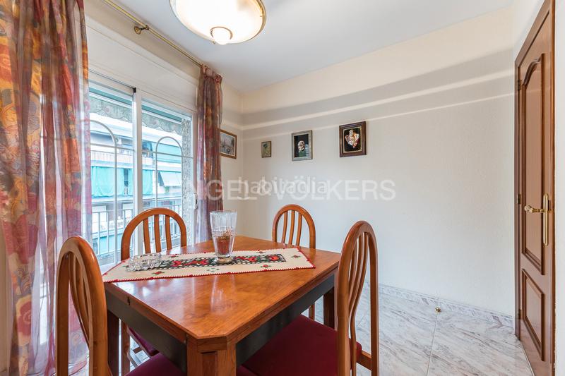 Foto 9e9a9489-8bea-4e52-9bf6-a196b32c06da. Apartamento piso alto y luminoso a pasos de virrei amat en Barcelona