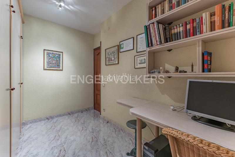 Foto d9eaa3f8-2b0e-48fa-96fc-377c994a3b11. Apartamento piso alto y luminoso a pasos de virrei amat en Barcelona