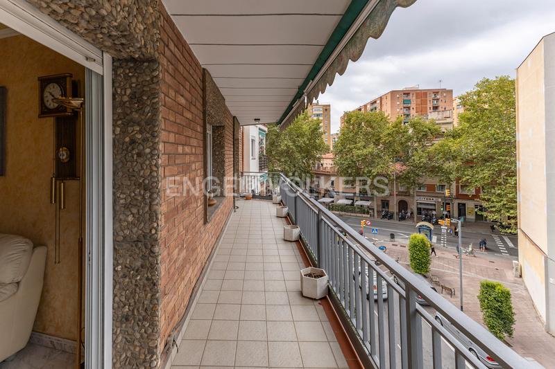 Foto dd8d2227-8e42-405b-a69f-0482d9446c77. Apartamento piso alto y luminoso a pasos de virrei amat en Barcelona