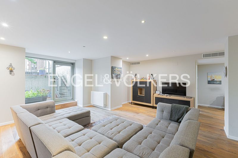 Foto 238f7aee-c422-451f-85df-b40a32dcc388. Pis amb calefacció piscina a Gòtic Barcelona