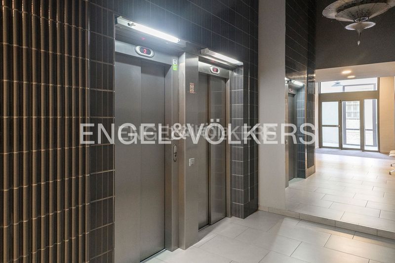 Foto 841fbaa1-afb5-400b-a1fe-fd42725e61dc. Pis amb calefacció piscina a Gòtic Barcelona