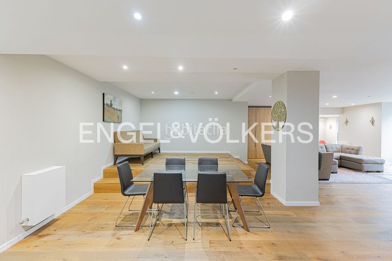 Foto a2671745-aaba-4f78-8c47-8c036f21553c. Pis amb calefacció piscina a Gòtic Barcelona