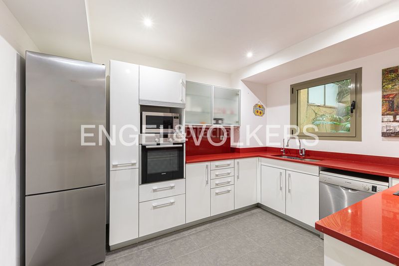 Foto ac5d8e9a-4960-4d94-be69-fd7aacb83ad0. Pis amb calefacció piscina a Gòtic Barcelona