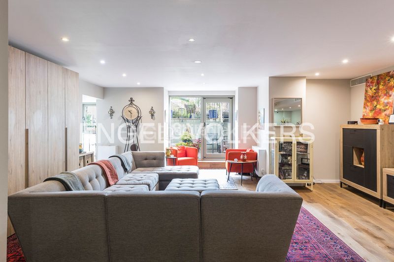 Foto c35a31f9-8846-4752-b79d-aae10e9a7d57. Pis amb calefacció piscina a Gòtic Barcelona