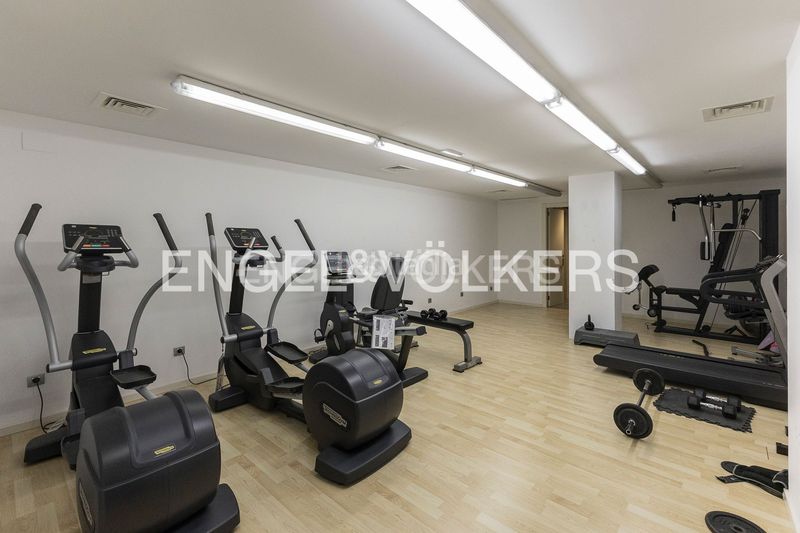 Foto f8fd0335-a8b3-408c-9492-ec2950b40e1d. Pis amb calefacció piscina a Gòtic Barcelona