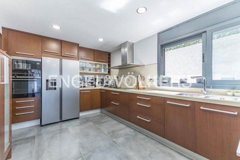Foto 183772ce-7a85-4629-ac9b-fe4c284e4efd. Casa amb calefacció aparcament piscina a Montmar Castelldefels