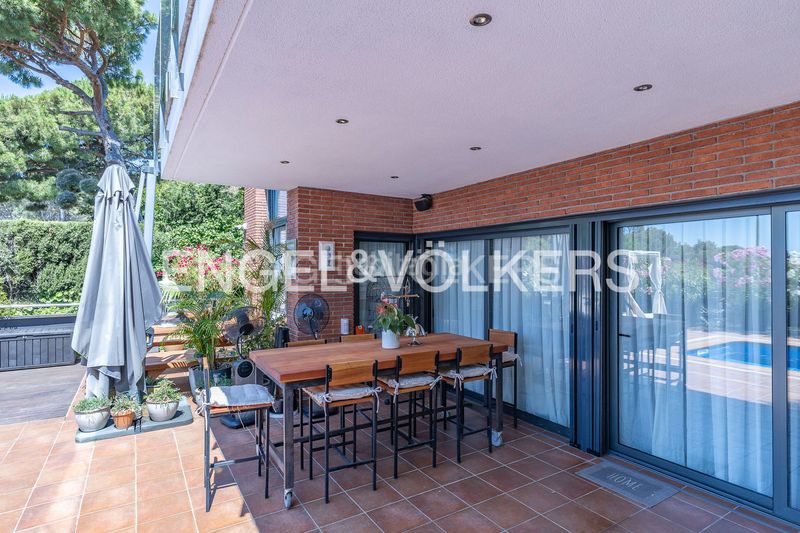 Foto 44ca1e04-26a2-44ab-9edb-ac50b6925ffa. Casa amb calefacció aparcament piscina a Montmar Castelldefels