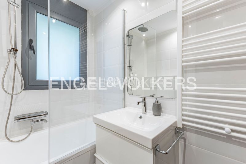 Foto b05af7ea-2f28-41de-b18b-1e88bd3c29d1. Casa amb calefacció aparcament piscina a Montmar Castelldefels