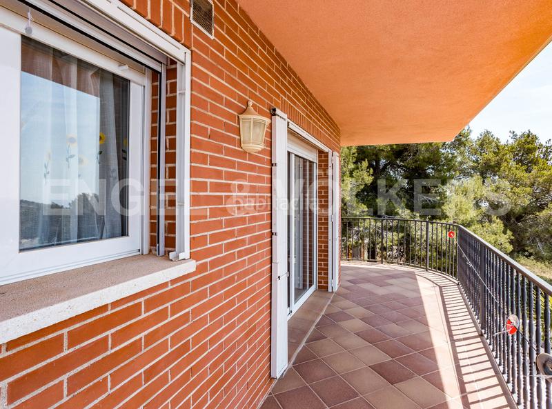 Foto 4f18d778-3da3-4eea-87c3-31f6474239ff. Casa con riscaldamento parcheggio in costa Cunit - els jardins - els rosers Cunit