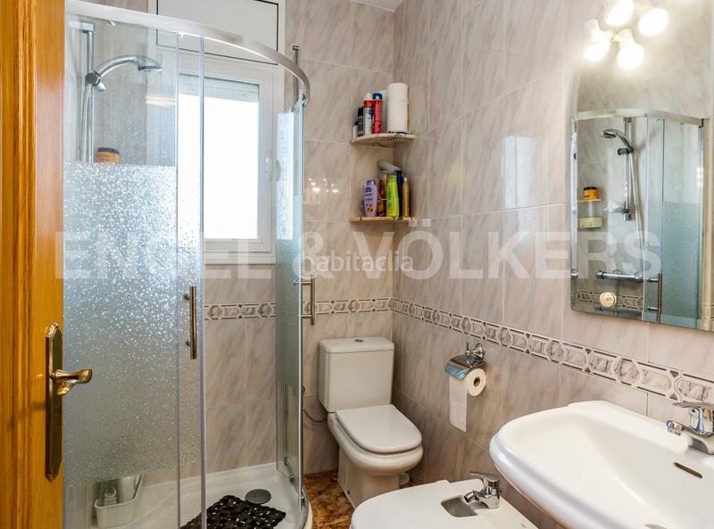 Foto c74a678b-f4ce-406d-9de3-0397e2f774be. Casa con riscaldamento parcheggio in costa Cunit - els jardins - els rosers Cunit