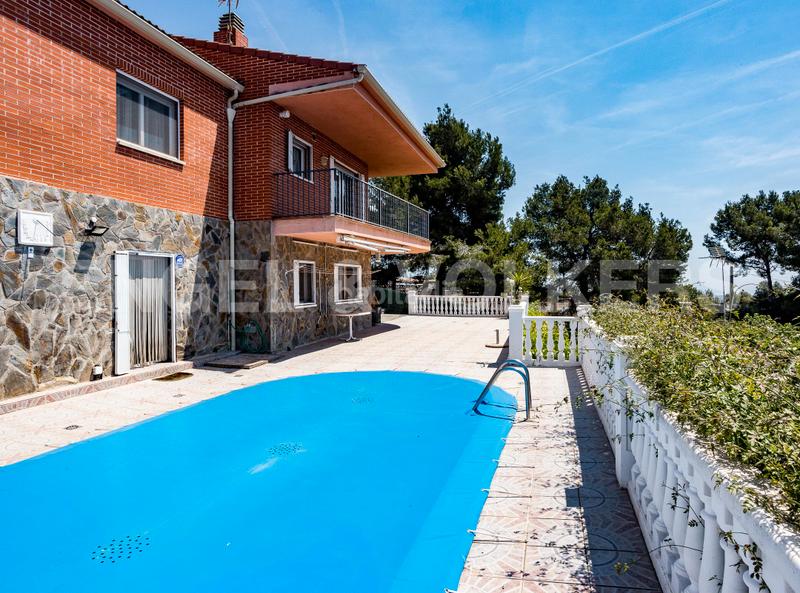 Foto d91e93d6-e5b5-4526-8026-e0200970a033. Casa con riscaldamento parcheggio in costa Cunit - els jardins - els rosers Cunit