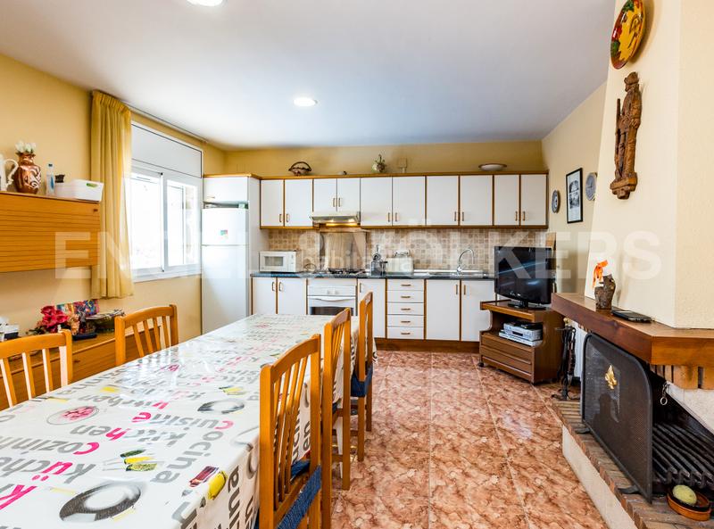 Foto ed72502b-c98b-4a5e-9bb3-4df5e0691b0b. Casa con riscaldamento parcheggio in costa Cunit - els jardins - els rosers Cunit