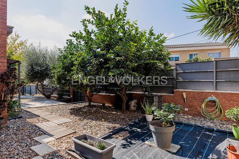 Foto a37e52c5-efd0-4a4b-8bc8-f67606842ed5. Casa amb calefacció aparcament a Els Avets-Can Serrafossà-Ximelis Rubí