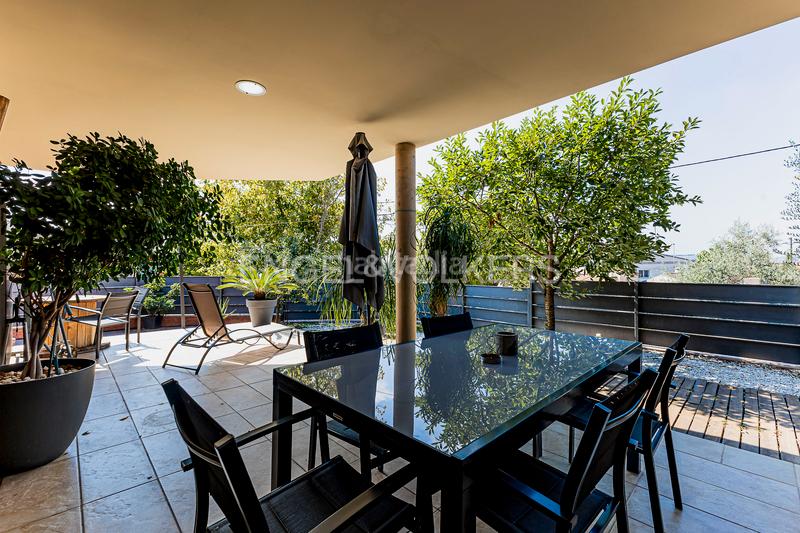 Foto bd7c94a5-a953-4651-9b3d-5d135dafe3cd. Casa amb calefacció aparcament a Els Avets-Can Serrafossà-Ximelis Rubí
