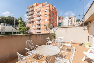 Maison à Can Baró. Fantástica casa adosada con terrazas y garaje al lado de park ge