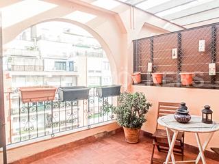 Location Appartement à Barri de les Corts. Luminoso atico piso en les corts