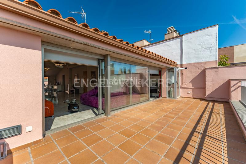 Foto 0c3d1de4-784e-4ef1-aebc-b9cafce555e3. Miete zweistöckige wohnung mit heizung parking in Mataró