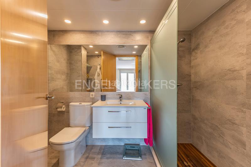 Foto fdb17399-f29f-42c6-9f07-53f9f5568b3a. Rent duplex with heating parking in Centre Mataró