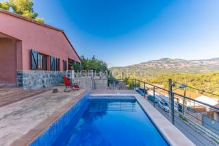 Maison à Airesol. Magnífica casa con piscina y vistas en castellar