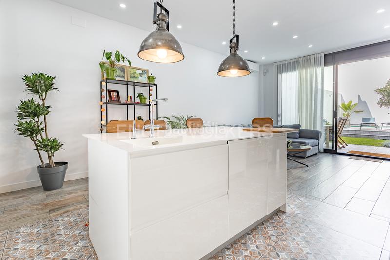 Foto 378f9473-3cd7-4fe0-b2c3-08ae092f3032. Casa bonita casa con piscina en el centro en Centre Mataró