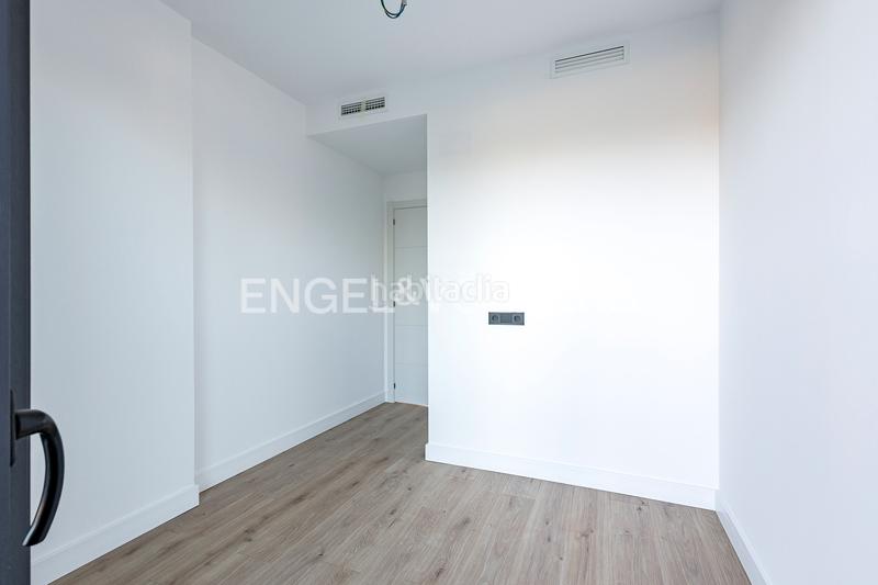 Foto 8a8bc751-0cf5-4b3b-96a2-0b9682b688d3. Apartament amb calefacció aparcament a La Collada-Sis Camins Vilanova i la Geltrú