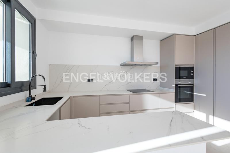 Foto efac8363-611a-4446-9978-3218993c1c4a. Apartament amb calefacció aparcament a La Collada-Sis Camins Vilanova i la Geltrú