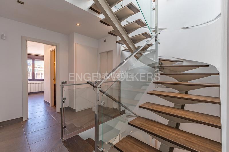 Foto 0d6ac4ef-5bdb-4c82-87a0-e3654cfcba40. Casa amb calefacció aparcament a Centre Sabadell