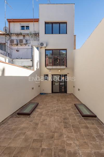 Foto 29bad848-27c4-45f5-a9fe-6c6dcce45f99. Casa amb calefacció aparcament a Centre Sabadell