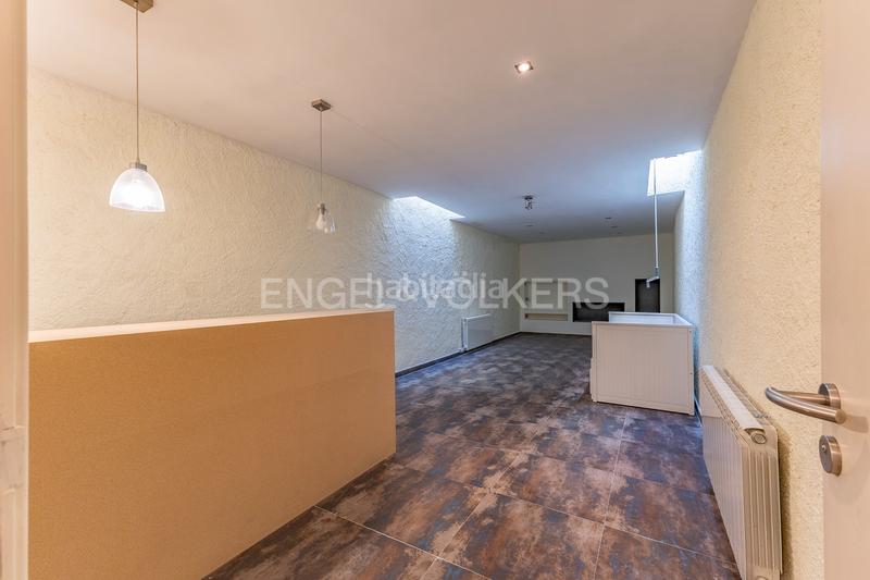 Foto 3579b3f3-2b89-408f-b65c-89d8613014b9. Casa amb calefacció aparcament a Centre Sabadell