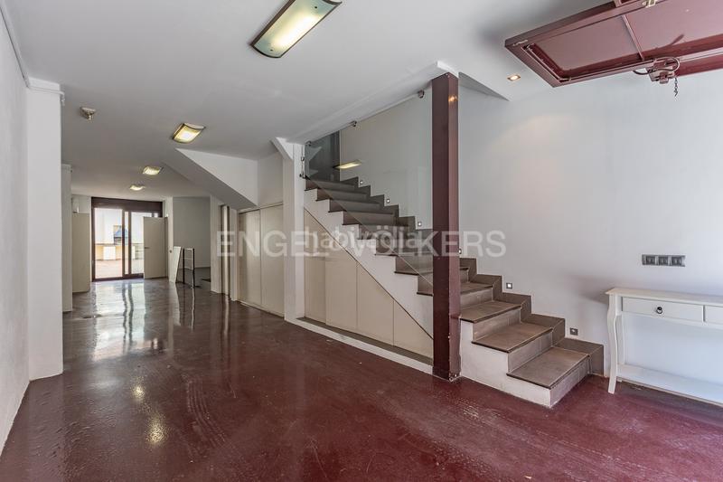 Foto 47f2cc8f-c9a4-4bfd-be32-f227402b18bd. Casa amb calefacció aparcament a Centre Sabadell