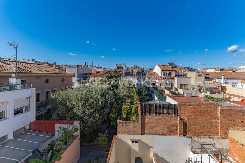 Foto 5975d5f4-ef42-4820-89c7-a98c59a4dbcd. Casa amb calefacció aparcament a Centre Sabadell