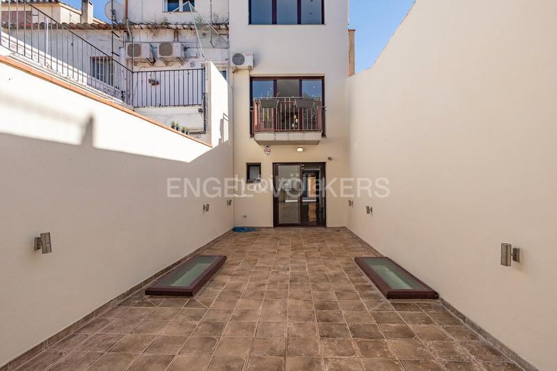 Foto c8fd82df-6a28-4d68-bf7c-35467996d03d. Casa amb calefacció aparcament a Centre Sabadell