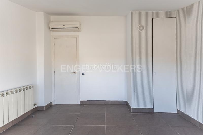 Foto dbcc9669-0020-4eda-8f03-7ef75a89f8dc. Casa amb calefacció aparcament a Centre Sabadell