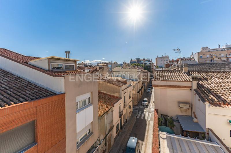 Foto e0c4208d-e792-4c80-be55-835925ede621. Casa amb calefacció aparcament a Centre Sabadell