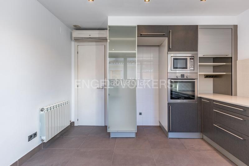 Foto ebbbe410-e81d-4f03-8490-16bc1c6fe6ee. Casa amb calefacció aparcament a Centre Sabadell