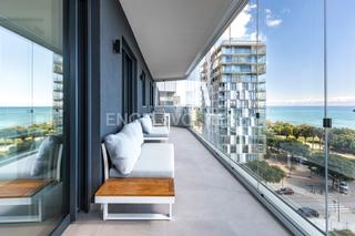 Lloguer Apartament a El Rengle. Magnifico piso con vistas al mar, primera linea de la playa en m