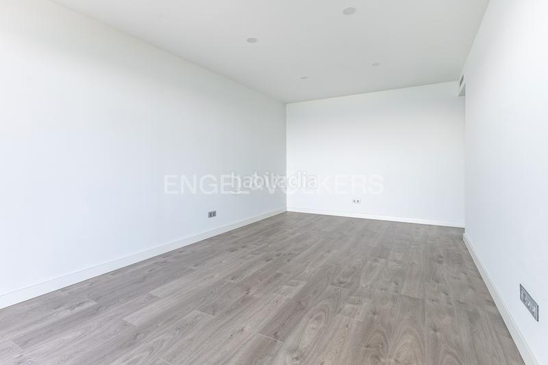Foto 598babda-dd4d-4652-a308-f574fb460207. Alquiler apartamento magnifico piso con vistas al mar, primera linea de la playa en mataro en Mataró