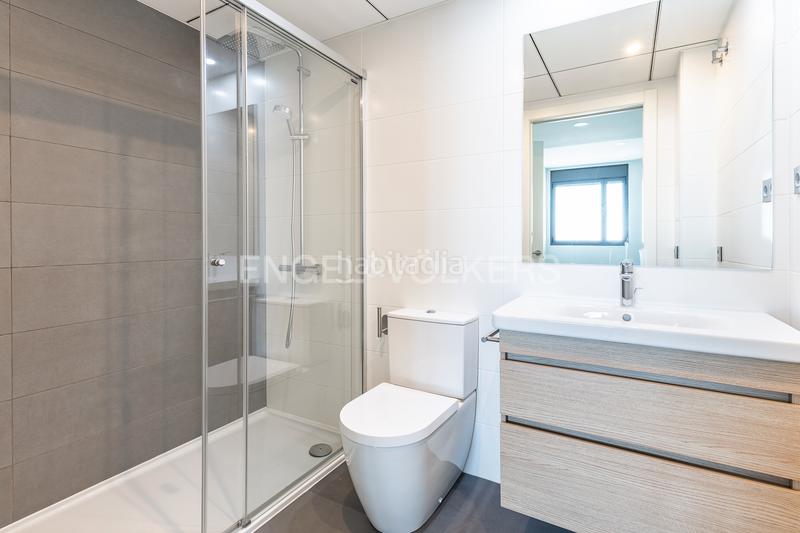 Foto 54993cba-abf9-458c-bd32-2d4f538f41c0. Lloguer apartament amb calefacció aparcament piscina a Mataró