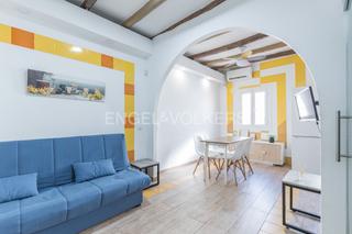 Apartament a La Florida. Precioso y acogedor piso con licencia turística en hospitalet
