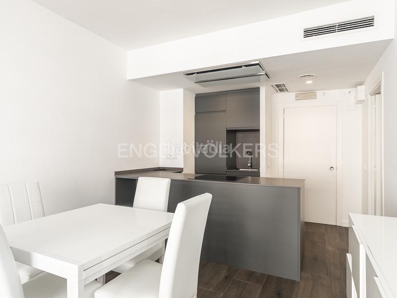 Foto fecf4aa6-f2df-44a3-bf89-9fb782cd1c95. Alquiler apartamento  amueblado con terraza y parking en Pedralbes en Barcelona