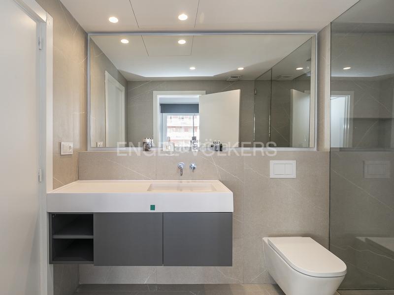 Foto 248f90d0-c309-4f98-bb14-04a71a2ec273. Lloguer apartament amb calefacció aparcament a Pedralbes Barcelona