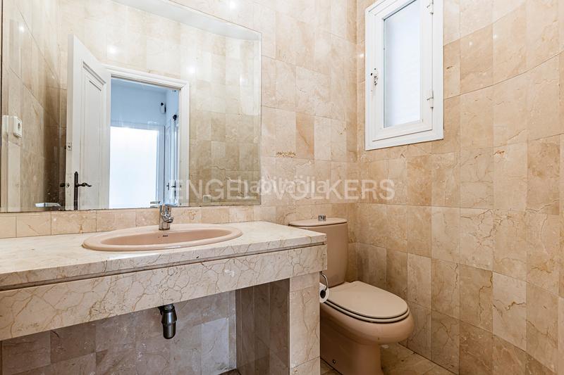 Foto 46cc2f8c-bb7e-4bd1-8dcb-befd232081db. Lloguer casa amb calefacció a Eixample Sant Cugat del Vallès