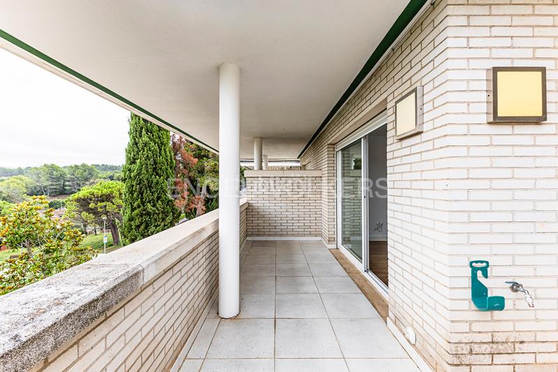 Foto 5604fddd-9452-45e1-b38e-3d56deaacbd4. Lloguer casa amb calefacció a Eixample Sant Cugat del Vallès