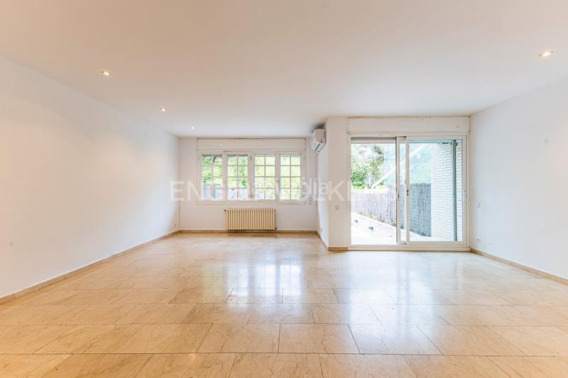 Foto a78d2807-9dd8-4f44-9585-118944982ee1. Lloguer casa amb calefacció a Eixample Sant Cugat del Vallès