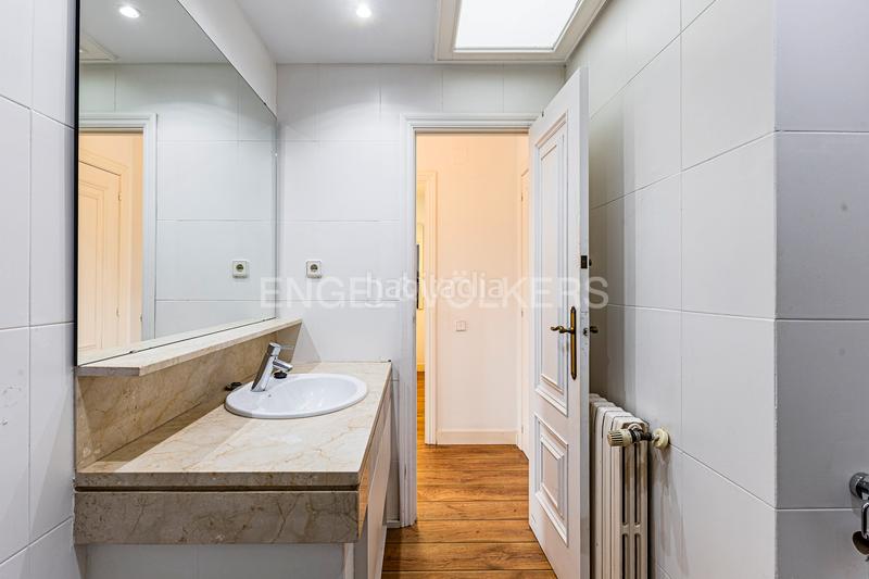Foto afd54bd6-64ae-4f26-bad8-929c6de0f9f5. Lloguer casa amb calefacció a Eixample Sant Cugat del Vallès