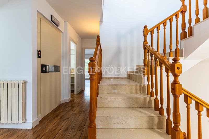 Foto b71b131a-5da7-44e3-a711-bed083a5c45e. Lloguer casa amb calefacció a Eixample Sant Cugat del Vallès